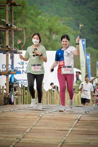 BIB: 8246, 8245
                            <button type="button" onclick="openModal(19220349)" class="btn btn-primary btn-sm float-right btn-popup" data-toggle="modal" data-target=".modal-high-quality">
                        <i class="fas fa-shopping-cart"></i> Add to Cart
                    </button>
                                            <button type="button" onclick="isThisMe(19220349, true)" class="btn btn-success btn-sm float-right btn-popup btn-isme hidden" data-toggle="tooltip" data-placement="bottom" title="นี่คือรูปของคุณใช่ไหม คลิกที่นี่เพื่อเอาเข้าอัลบั้ม">
                        <i class="fas fa-plus"></i> Add to album
                    </button>
                    <button type="button" onclick="isThisMe(19220349, false)" class="btn btn-warning btn-sm float-right btn-popup btn-isnotme hidden">
                        <i class="fas fa-ban"></i> Remove from album
                    </button>